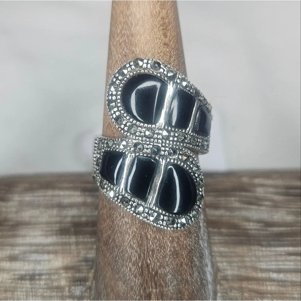 Vintage Onyx And Marcasite Pass Through Wrap Style Ring EUC Sz 5.75 1970s